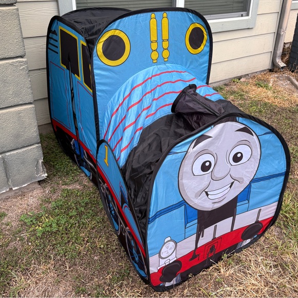 Thomas & Friends Portable Pop-up Play Train Tent 🚂 - Picture 8 of 13